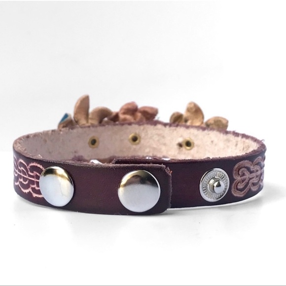 New Handmade Handcrafted Genuine Leather Tri Flower Bracelet - Picture 4 of 6